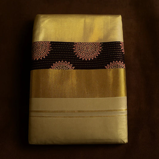 Kerala Kasavu Onam Saree with Golden Zari & Black Floral Pattern Border – Traditional Handloom Saree 6.25 Meters S122